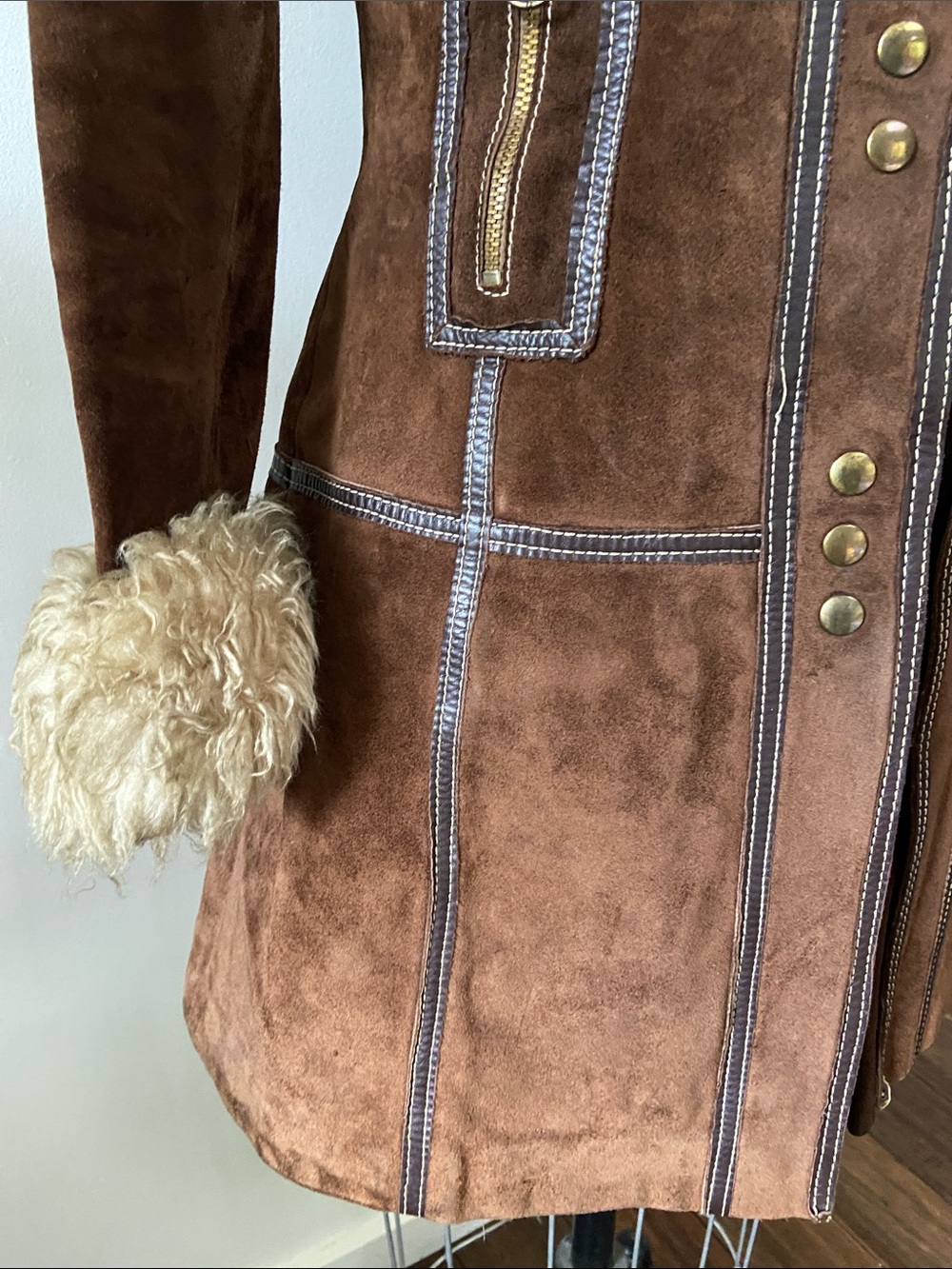 Yany Penny Lane 70s Brown Suede Coat with Cream Shearling Collar & Cuffs - Picture 3 of 7